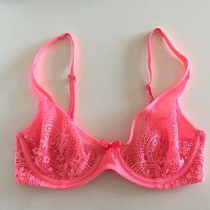 Victoria’s Secret Lace Unlined Demi-Buste 32D